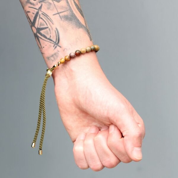 bG9jYWw6Ly9tZWRpYS85TS8yRC82MFIzMEMxRzZNV0syRDlNL2E5YWZmNTE0LmpwZWc-1.jpg Picassojaspis armband buret på handleden