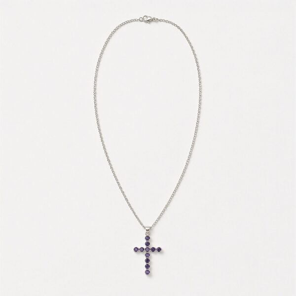 Silverpläterat halsband med iolitkors