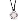 bG9jYWw6Ly9tZWRpYS8xRy9HRS82MFIzMEMxRzZXUjNHRTFHLzU0OGJhMmRjLmpwZWc.jpg Halsband med hexagonformat hänge i vit howlit
