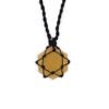 Halsband med hexagonformat hänge i gul kvarts