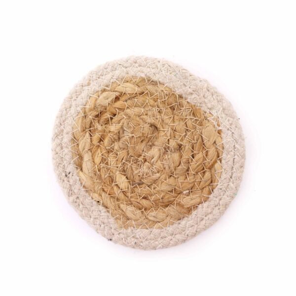 bG9jYWw6Ly9tZWRpYS8xUS9HRC82MFIzMEMxRzZSV0tHRDFRLzUxNzY2MGVhLmpwZWc-5.jpg Set med glasunderlägg i jute och bomull med naturvit kant