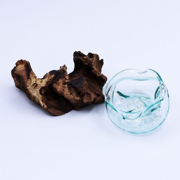 bG9jYWw6Ly9tZWRpYS8xUy9KRS82MFIzMEMxSjY0UjNKRTFTL2VkODQ4Y2UwLmpwZw-1.jpg Glasdekoration och naturlig träbas separerade