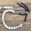 Howlitarmband med marmorerade stenpärlor