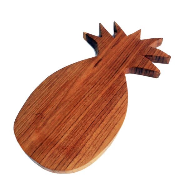 bG9jYWw6Ly9tZWRpYS9TUi8yRC82MFIzMEMxRzZHVEsyRFNSLzlkNmNhY2E2LmpwZWc.jpg Skärbräda i teak formad som ananas