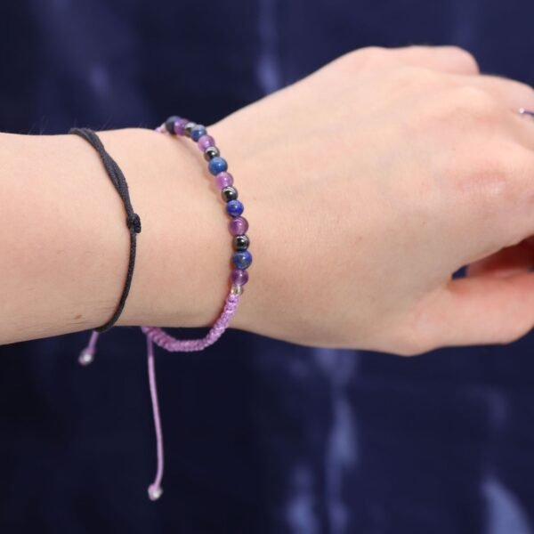 bG9jYWw6Ly9tZWRpYS85Si8yRC82MFIzMEMxRzZXVEsyRDlKL2I5NGFkOWY1LmpwZWc.jpg Kristallarmband för Vattumannen på handled